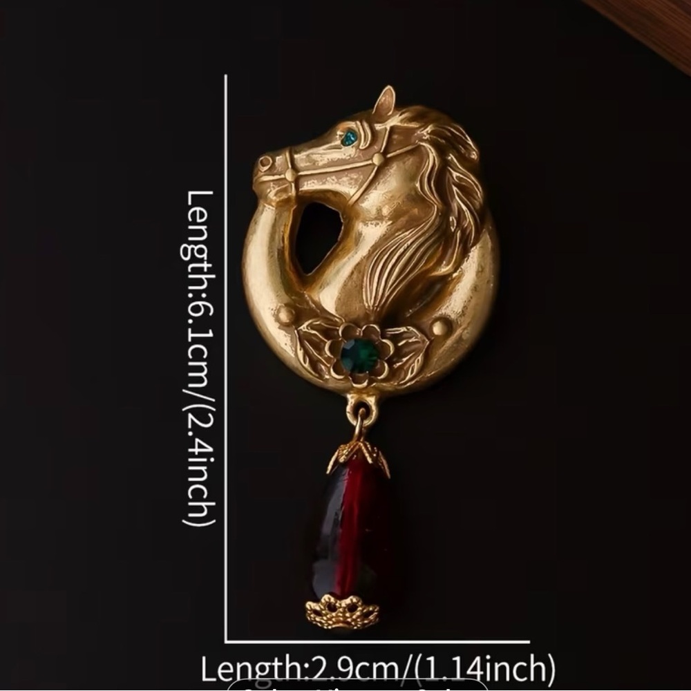 VINTAGE INSPIRED NEW HORSE BROOCH - Picture 2 of 3